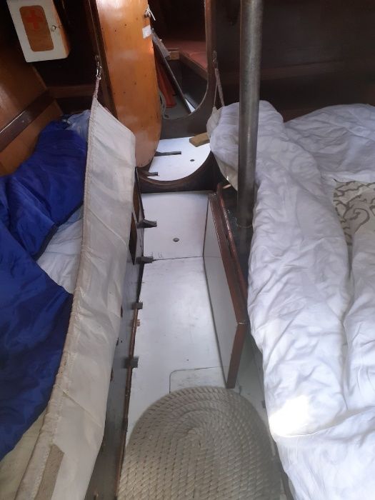 продам вітрильну / парусную яхту