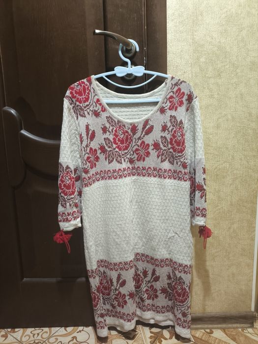 Жіноча стильна сукня біла вишита женская белое платье