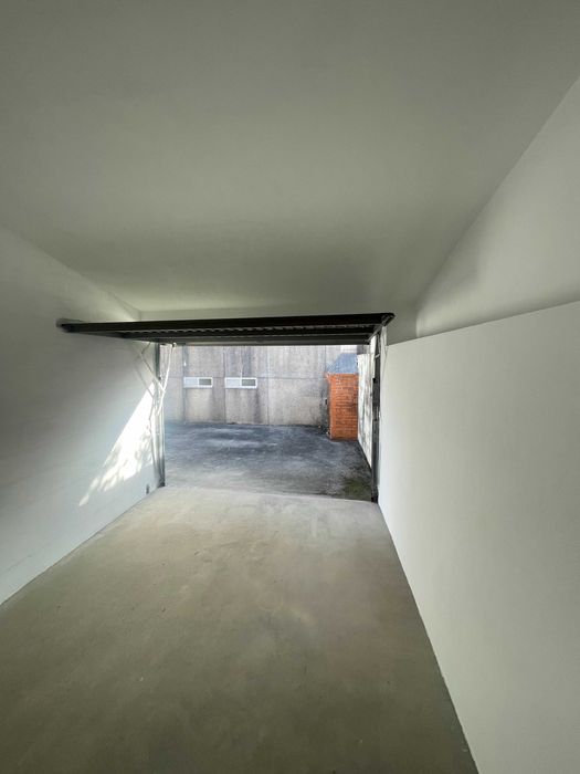 Garagem Box- Paços de Brandão