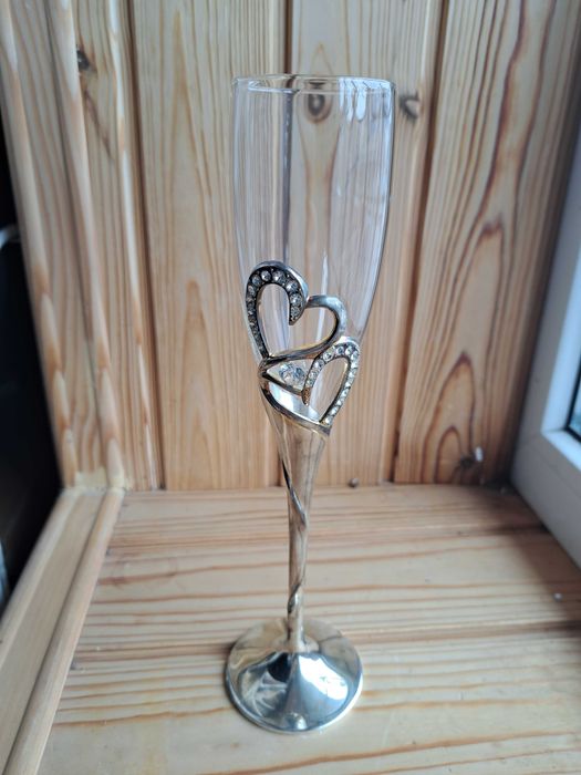 Весільні келихи продам