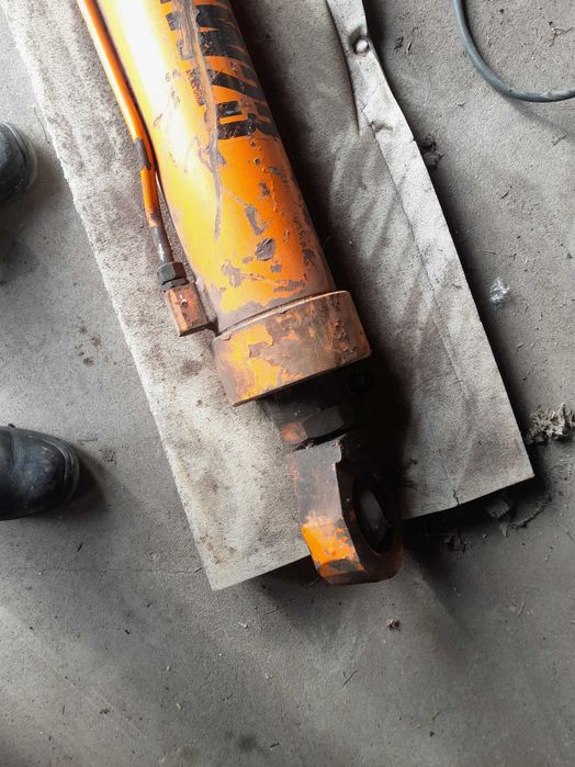 Siłownik hydrauliczny hakowiec ładowarka łuparka