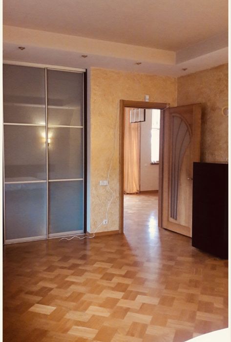 Дом в 602 м-не Салтовки. Новой постройки.180 м2.Старт-152000$. Торг