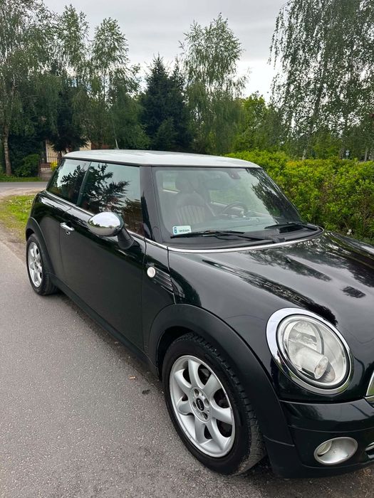 Mini Cooper R56 2009r Czerwone wnętrze
