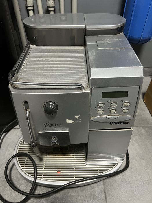 Продам кофемашина  Saeco royal
