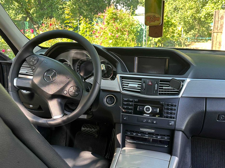 Mercedes-Benz E-Class 212