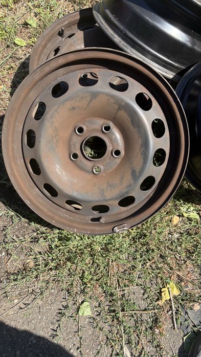 Продам 4 шт. сталевих дисків (штамповки) VW