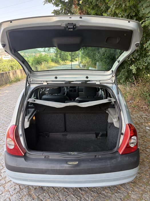 Renault Clio - Poucos Kms