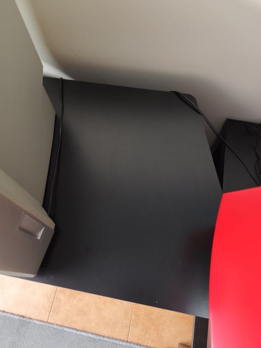 Móvel de TV com prateleira giratória