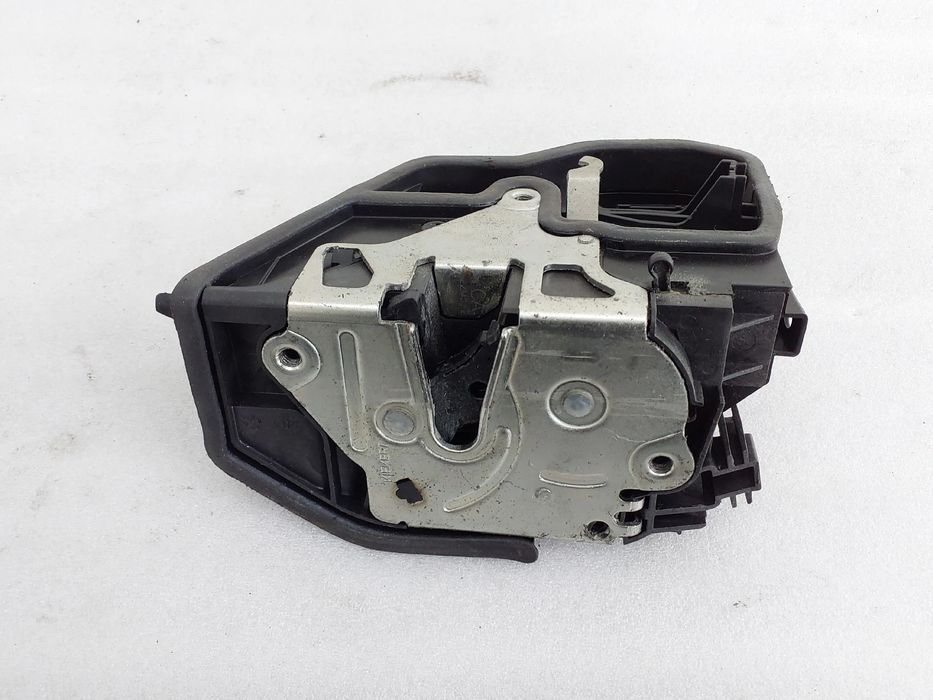 Fechadura / fecho porta trás esquerdo BMW 5 (E60)