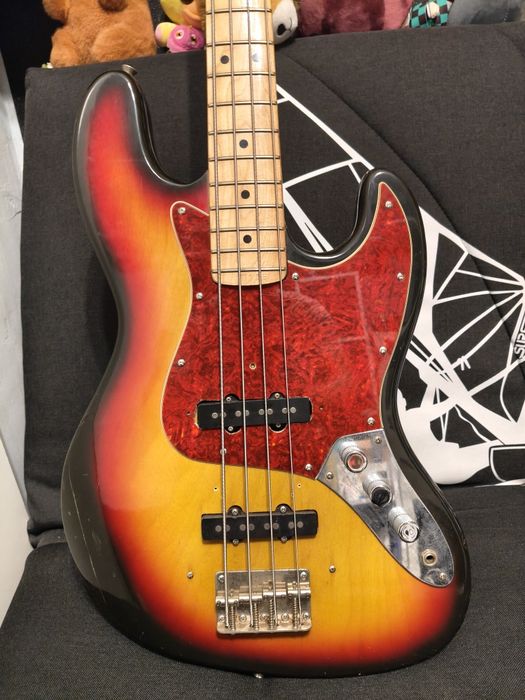 Gitara basowa Fernandes Jazz Bass