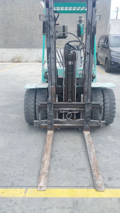 Empilhador mitsubich 2.5 t