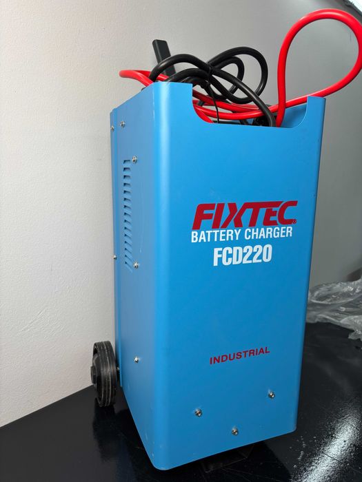 Prostownik booster do akumulatorów samochodowych 12V / 24V rozruch