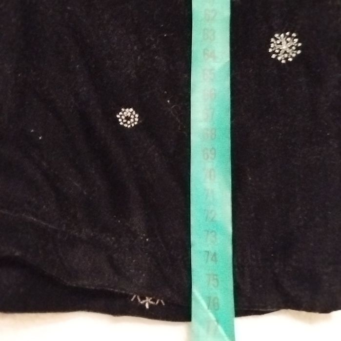 Шикарний оксамитовий костюм на дівчинку 134