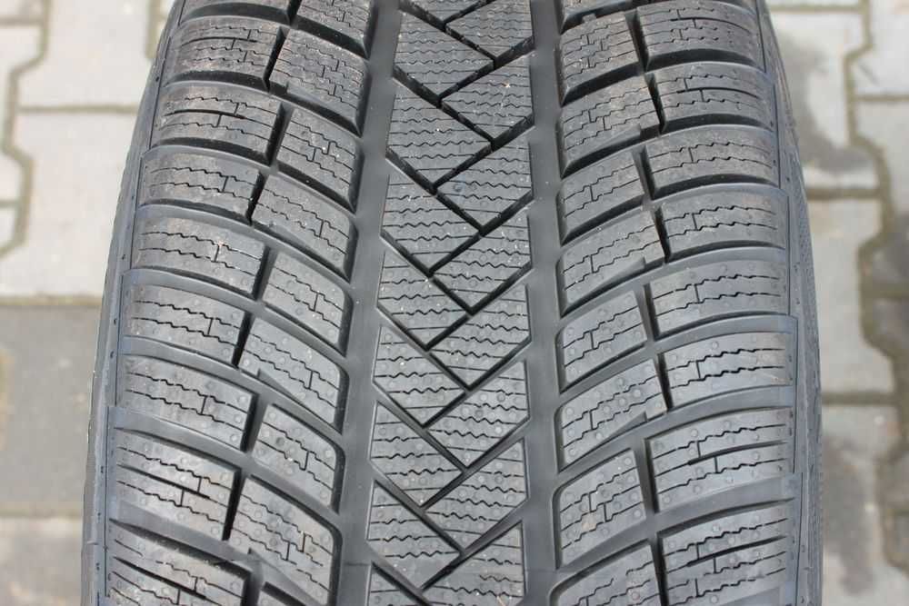 225/55R17 101V Vredestein WINTRAC PRO+ Zimowe F-V