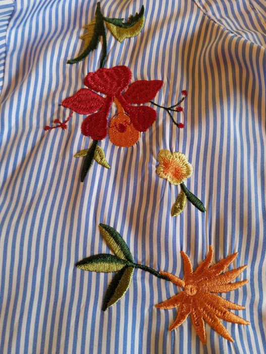 bluzka  haftowana -S-