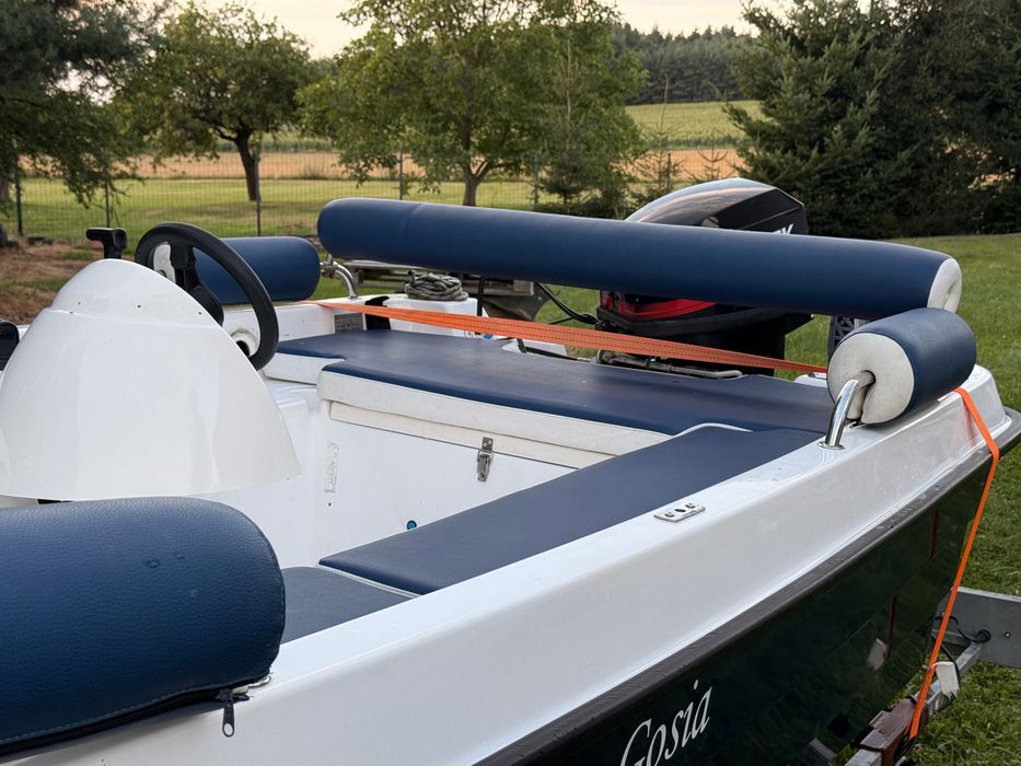 Łódź motorowa z silnikiem 25KM 2T + przyczepka