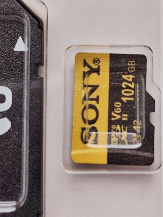 Karta pamięci 1000Gb nowa z adapterem.