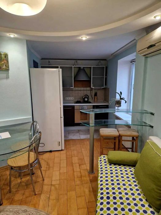 Предлагается в аренду 2-х. комнатная, раздельная квартира