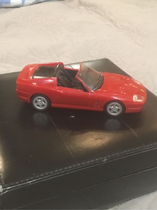 машинка модель Ferrari Superamerica