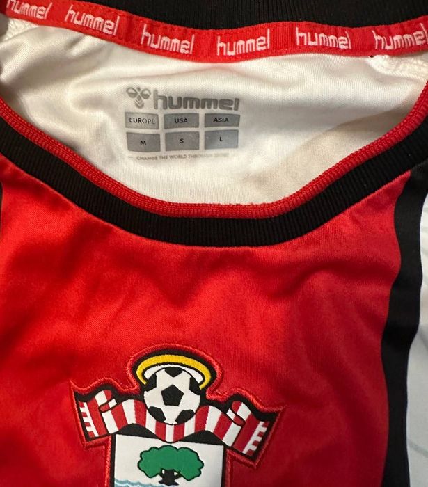 Футболка ФК «Саутгемптон» сезону 2022-23 від Hummel