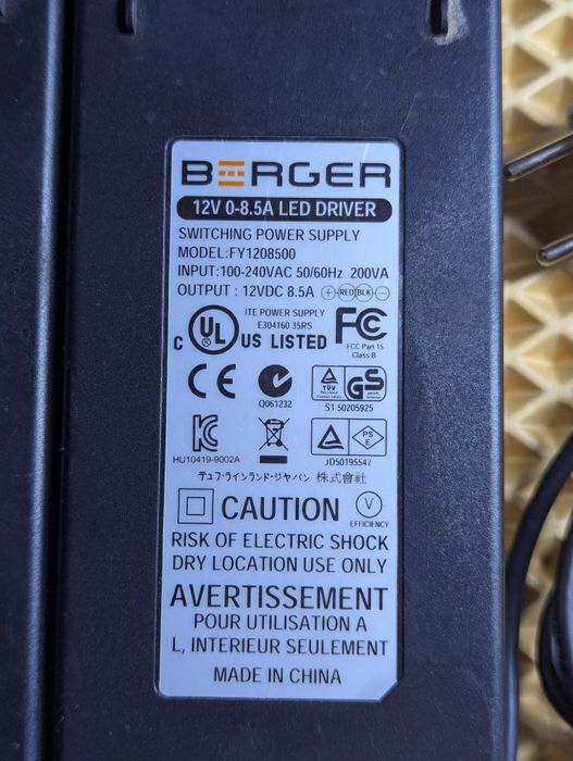 Блоки живлення 12v 8.5a