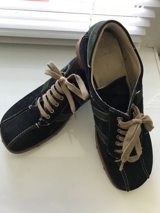 Замшеві кросівки