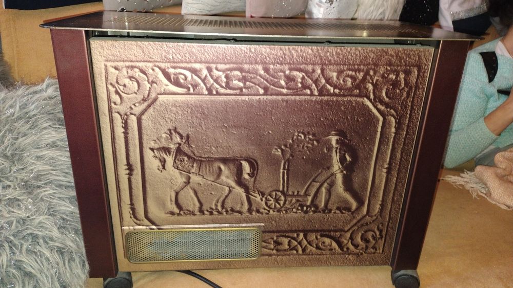 Ozdobny Piecyk grzejnik wentylator ogrzewacz Planeta Vintage Retro