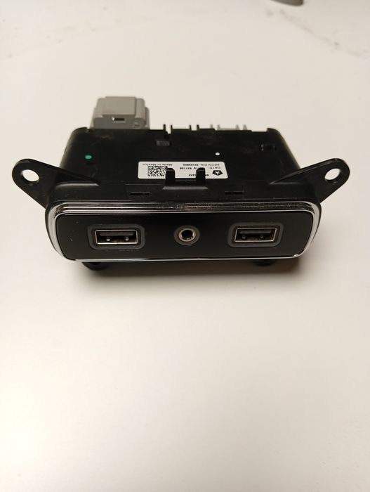 Port USB Panasonic jeep grand Cherokee wk2