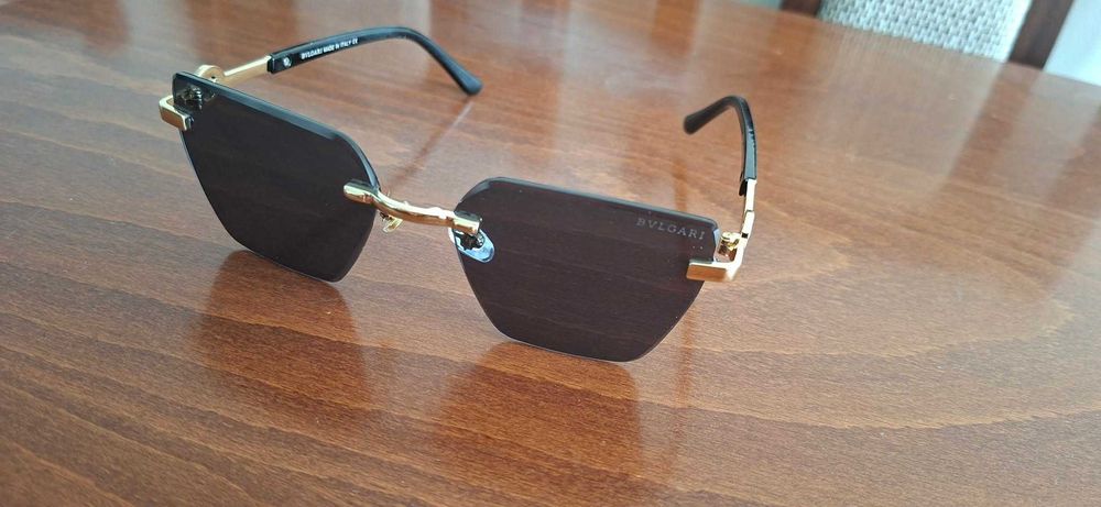 Okulary przeciwsłoneczne Bvlgari z Case