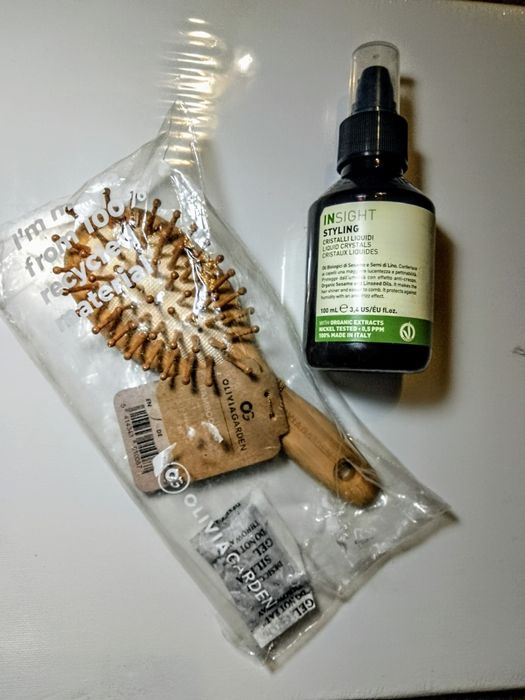 Zestaw szczotka Olivia Garden i ciekłe kryształki firmy InSight,nowe