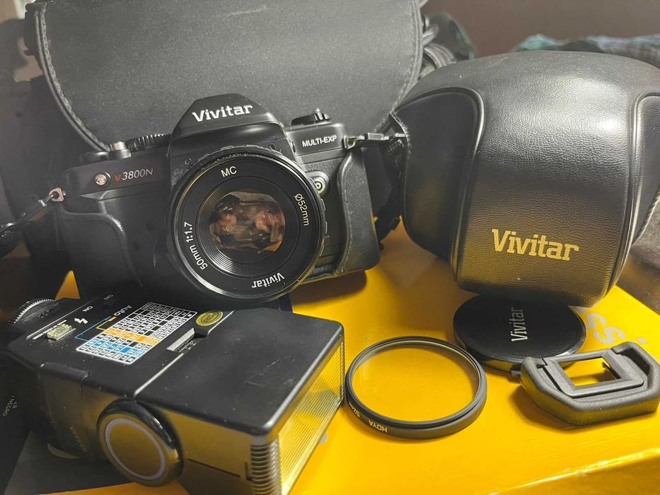 Фотоапарат / камера плівкова VIVITAR V3800N зі спалахом, кофром, ремінем та чохлом