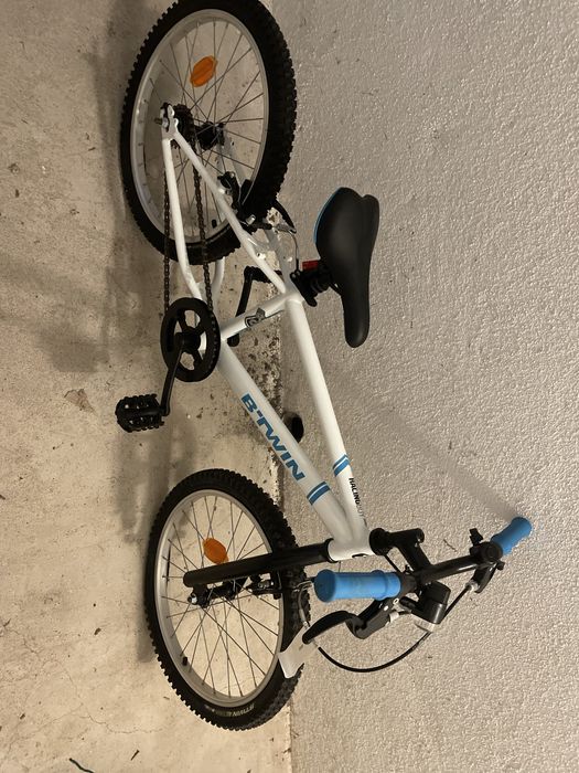 Bicicleta crianca como nova
