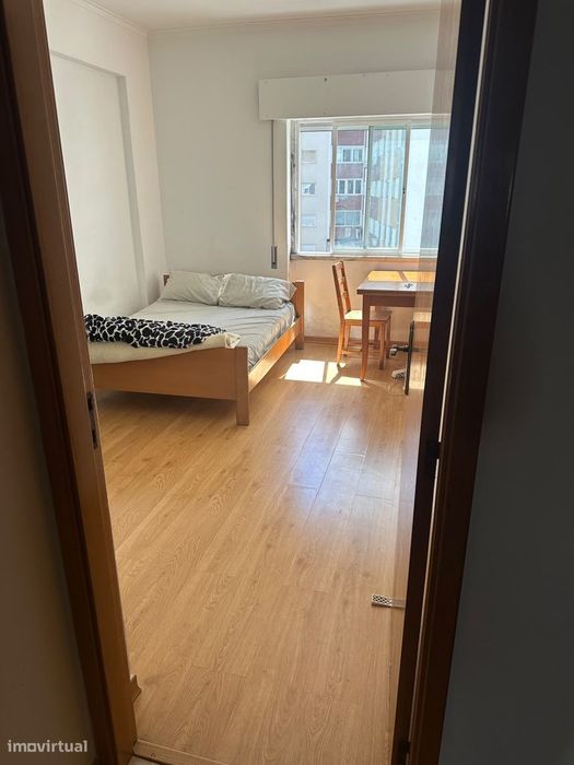 Excelente Apartamento T2 para Arrendamento (Sem Mobília)