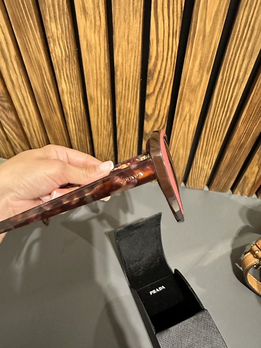 Стильні окуляри Prada
