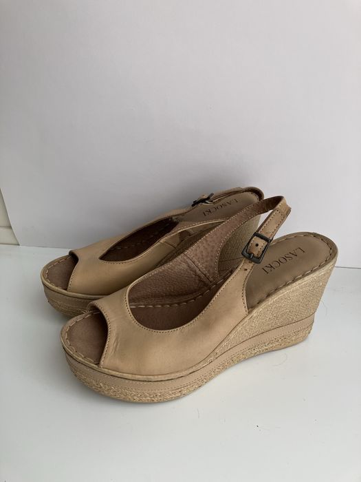 Sandały rozmiar 37 Lasocki
