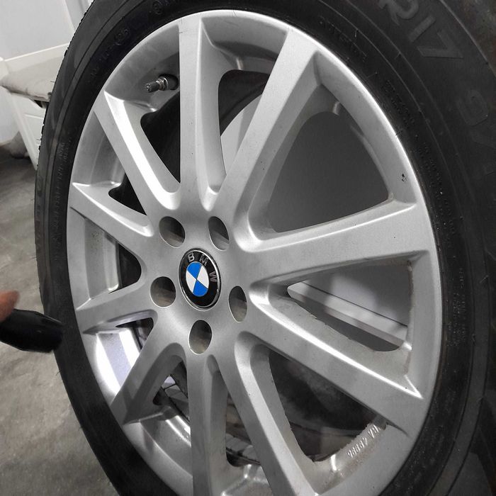 Felgi Alu BMW 17" 225X55R17 5x112 Opony NOKIAN