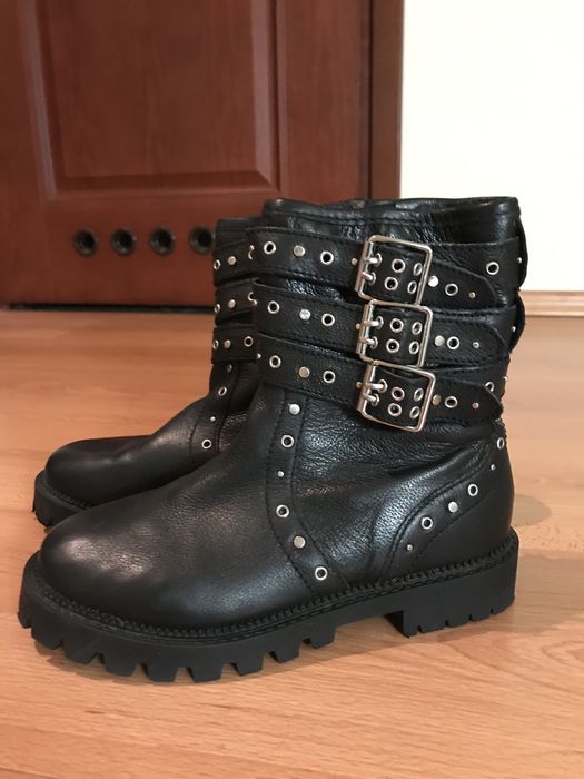 Nowe botki z ćwiekami Skórzane Zara