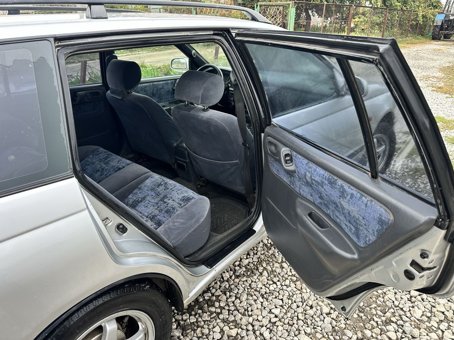 Toyota carina e 1.8