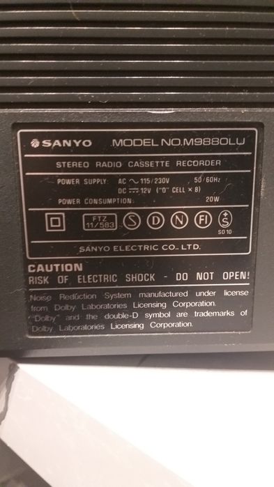 Radiomagnetofon firmy Sanyo