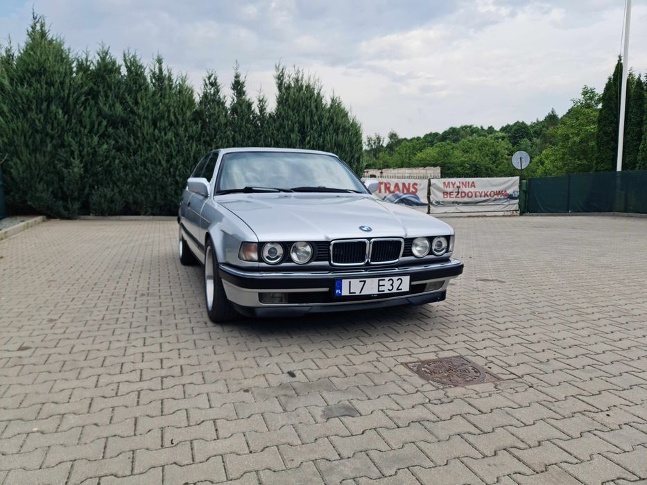 BMW Seria 7 e32 3.0 V8