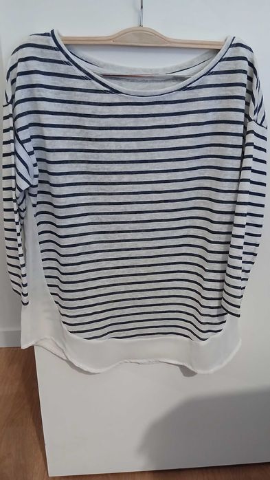 Sweat às riscas azul e branco