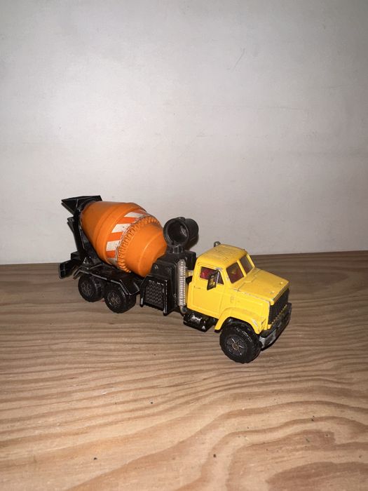 Camião antigo da majorette 1:60