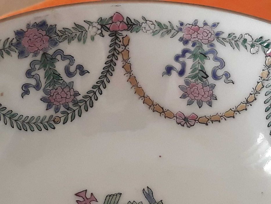 Poncheira em porcelana com brasão Português Base aro em prata 925