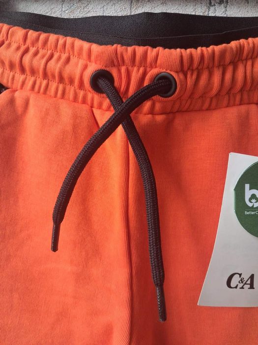 Дитячі шорти C&A (9 років)