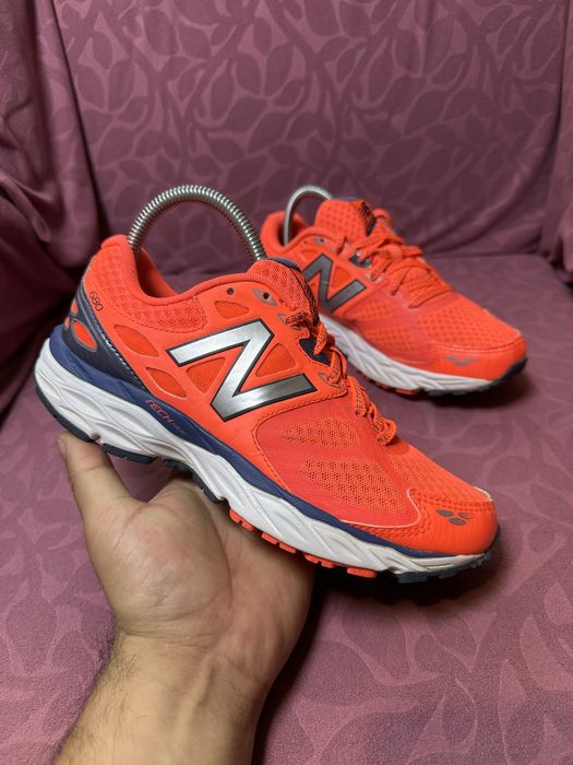 жіночі кросівки New Balance W680LD3