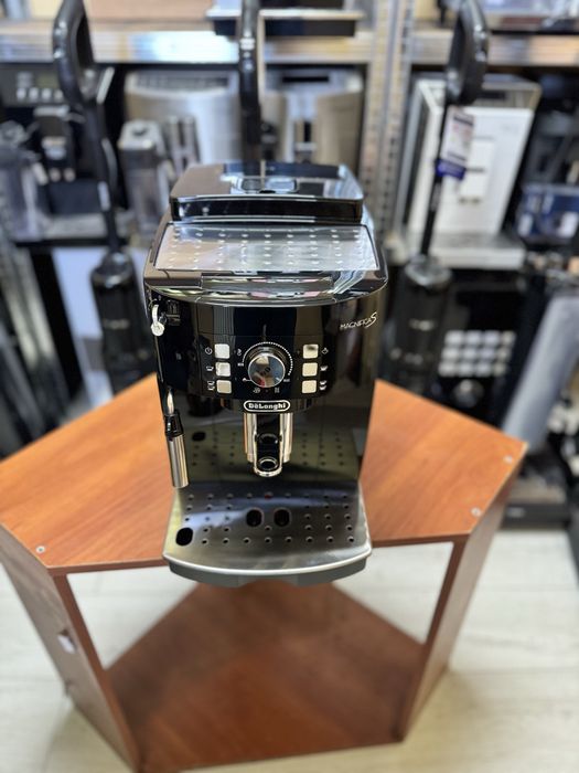Кавомашина Delonghi esam 3200 2600 magnifica s