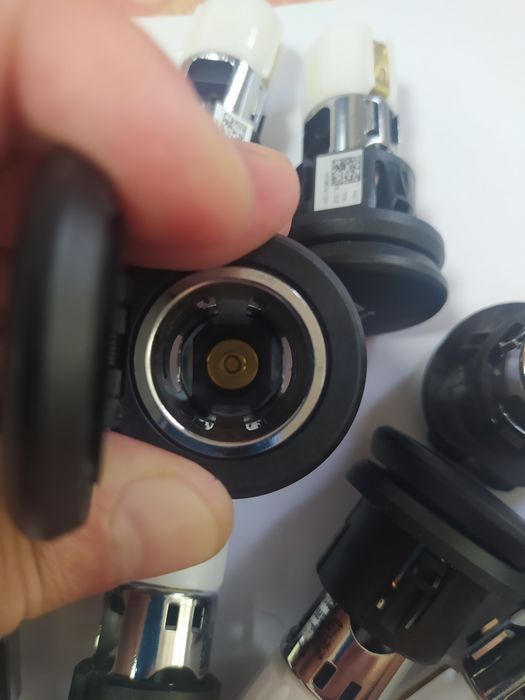 LAND ROVER гніздо на прикуриватель JX63-15K040-DA