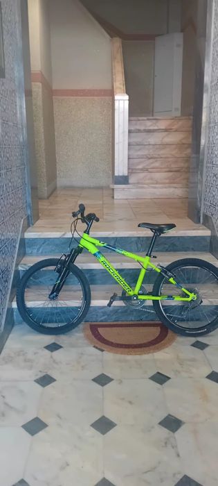 Bicicleta em bom estado + capacete novo