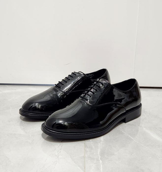 Męskie buty lakierki Zara