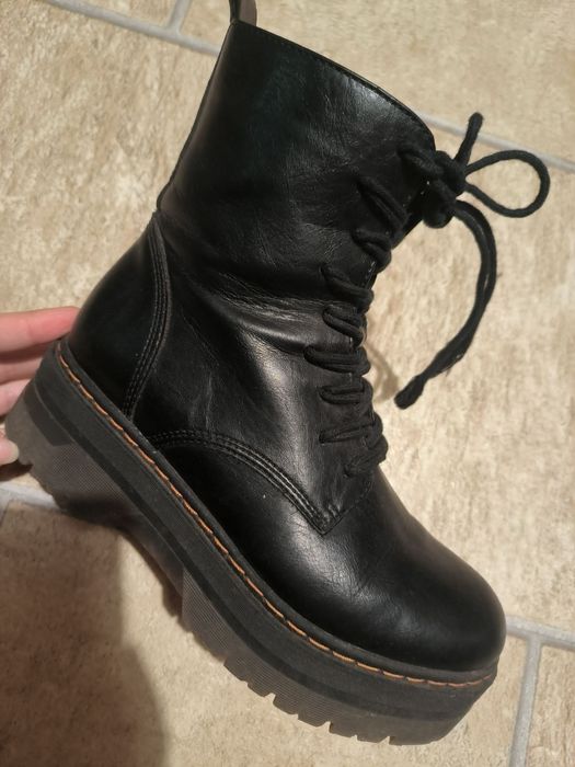 Glany damskie Martens